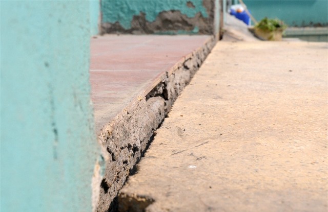 thang máy chung cu te liẹt, trẻ nhỏ 