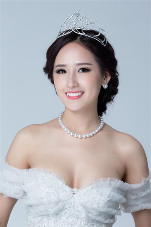 Hoa hậutrúng tuyển vào khoa Kinh tế đối ngoại của Đại học Ngoại thương với số điểm cao ngất ngưởng 24,5, đồng thờiđạt học bổng của trường quốc tế RMIT. - Tin sao Viet - Tin tuc sao Viet - Scandal sao Viet - Tin tuc cua Sao - Tin cua Sao