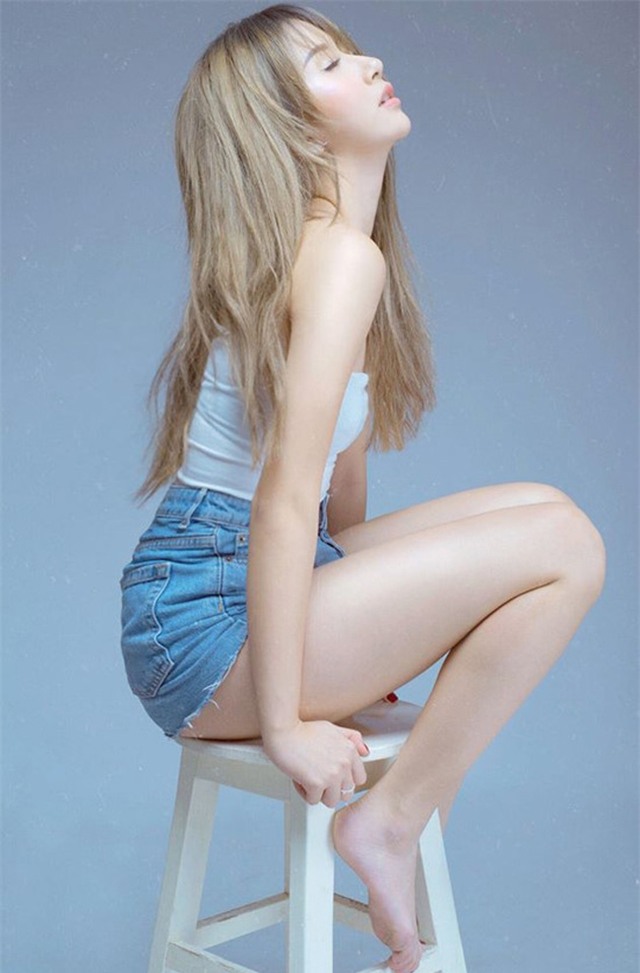 hoa hau my linh va 9 sao viet bang tuoi: ai goi cam hon? hinh anh 12