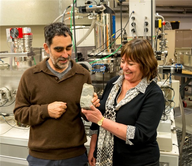 hoa thach 3,7 ti nam tuoi bao hieu su song tren sao hoa hinh anh 3