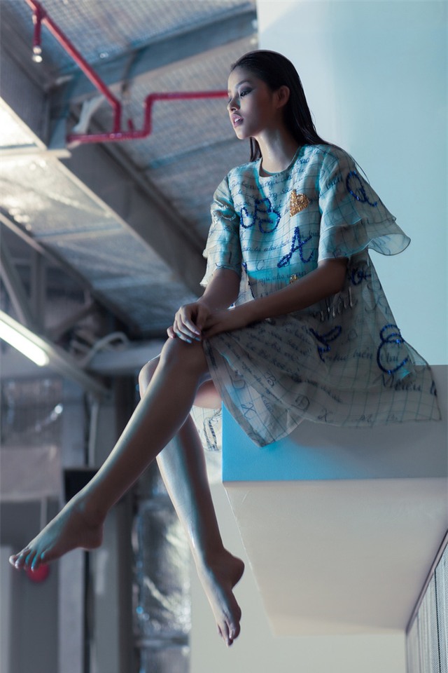 Hoa hậu Phạm Hương lúc nào cũng giữ kiểu mặt này - Ảnh 4.