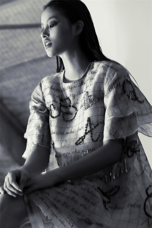 Hoa hậu Phạm Hương lúc nào cũng giữ kiểu mặt này - Ảnh 7.