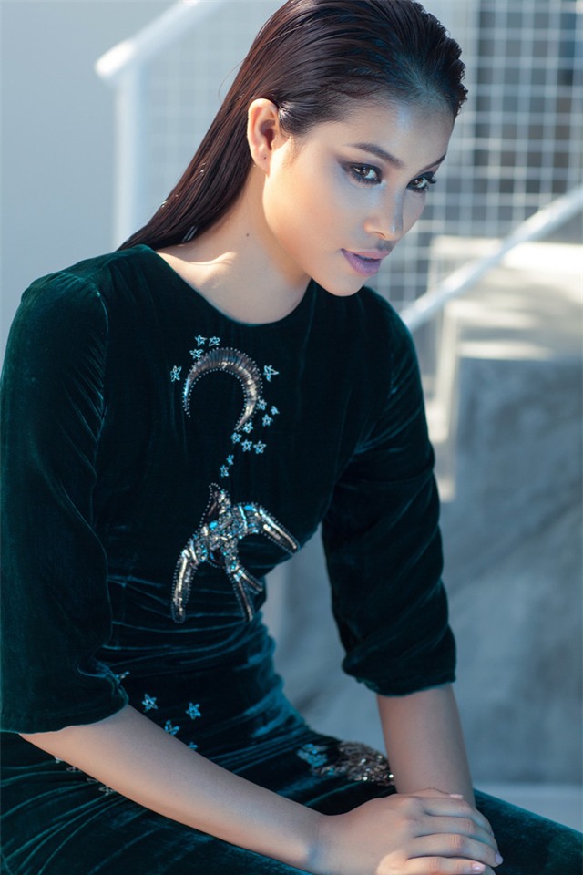 Hoa hậu Phạm Hương lúc nào cũng giữ kiểu mặt này - Ảnh 10.
