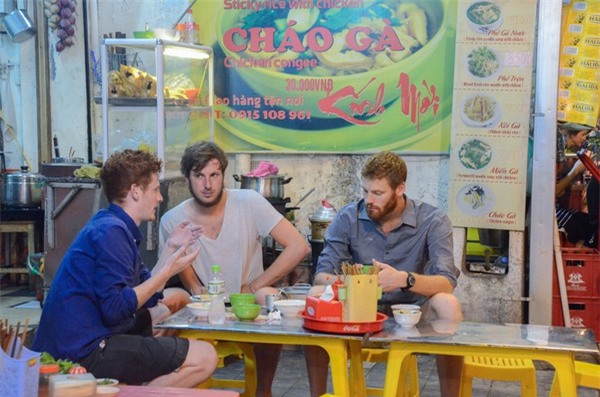 8 lý do tuyệt vời để đi chơi cuối tuần ở tuyến phố đi bộ Hồ Gươm 10