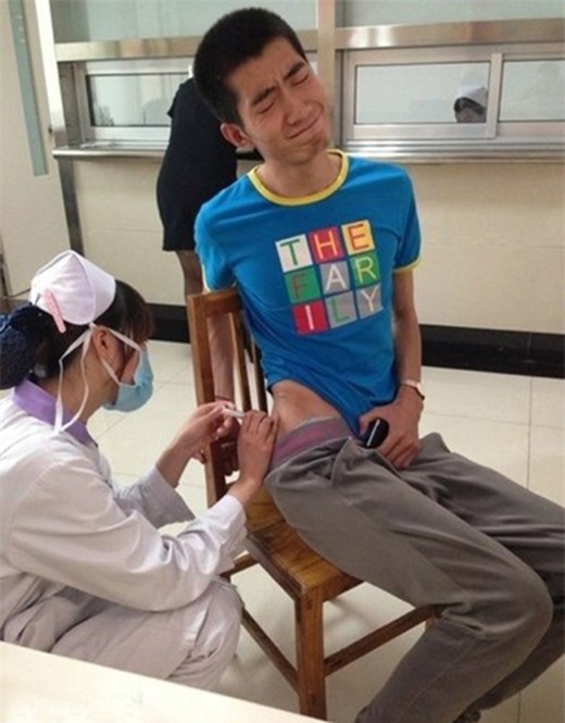 Còn nỗi đau nào bằng nỗi đau bị chích ở mông.