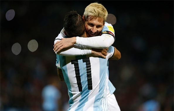Messi tran tinh truoc cao buoc lua gat khan gia hinh anh 1