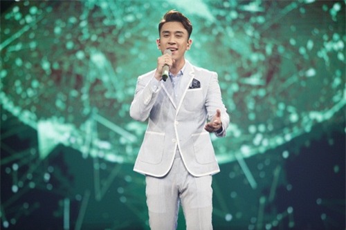 vietnam idol: thu minh dien vay long lay, bat ngo hat tang khan gia - 11