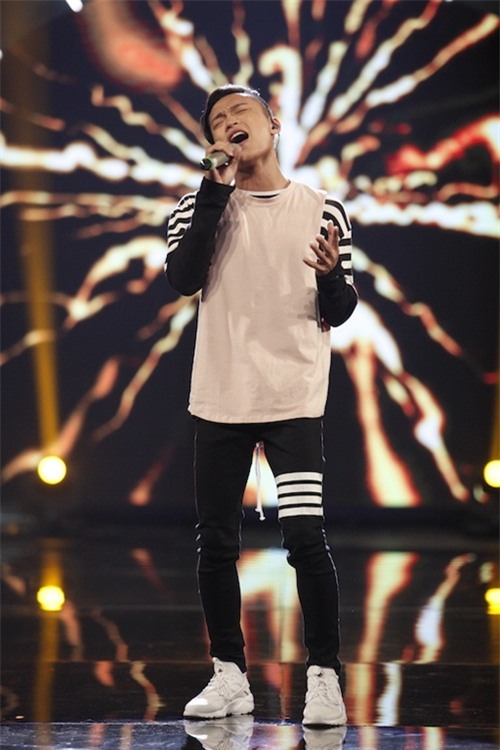 vietnam idol: thu minh dien vay long lay, bat ngo hat tang khan gia - 19