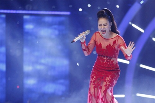 vietnam idol: thu minh dien vay long lay, bat ngo hat tang khan gia - 5