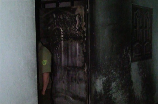 3 nguoi bi phong hoa, bong nang trong nha tro tam xang, khoa trai hinh anh 2