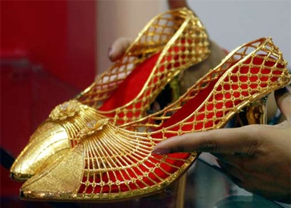 giày vàng, đôi giày đắt nhất thế giới, đôi giày băng kim cương, giới đại gia,