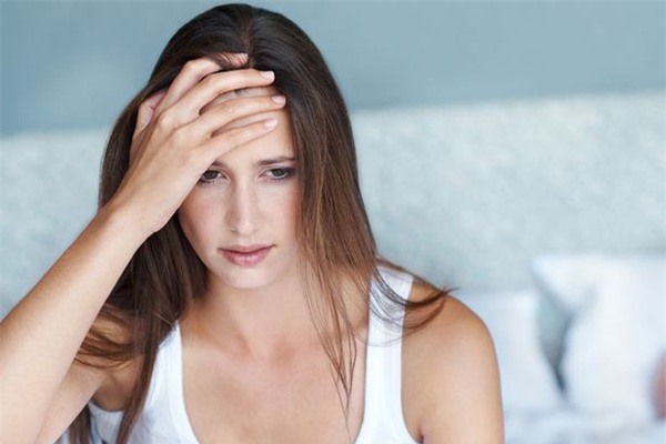 Đi ngủ sớm có thể là dấu hiệu cảnh báo của bệnh nghiêm trọng mà ít người biết - Ảnh 2.