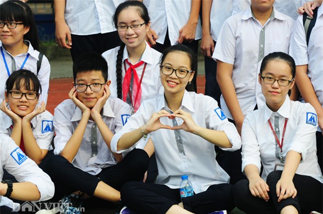 ngam nu sinh truong amsterdam xinh tuoi trong ngay khai truong hinh anh 13