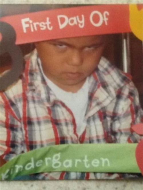 'Nhìn mặt con, bố mẹ nghĩ con đang vui hay buồn ạ?'