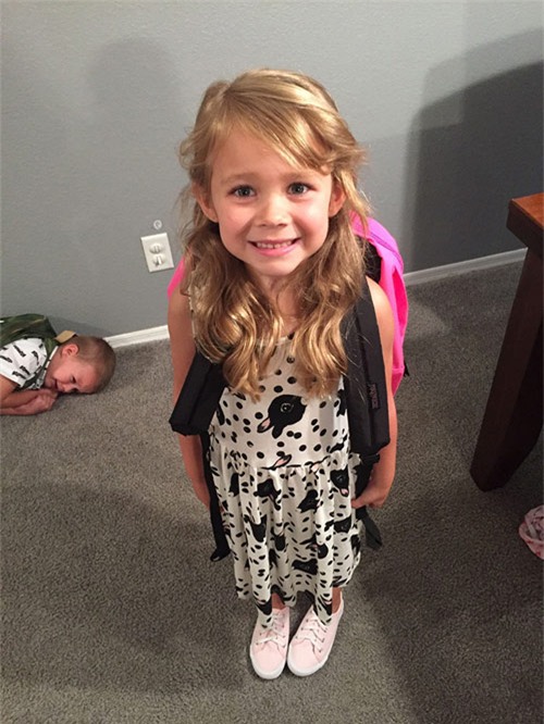 Con vẫn vui nhưng dường như em hơi tủi mẹ à!