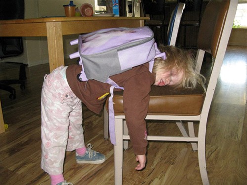 Con khao khát được chợp mắt một lúc. Xin đừng làm phiền con!