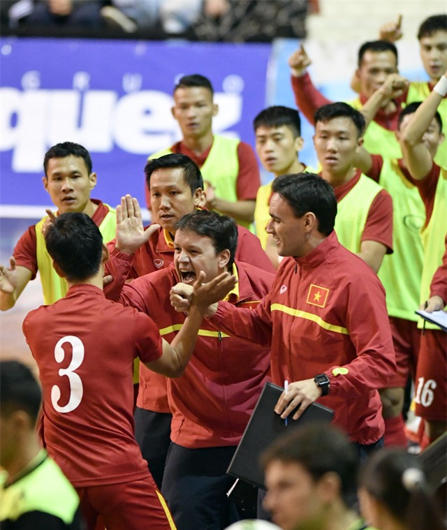 Ông bầu futsal Việt Nam hồi hộp chờ đợi thời khắc lịch sử ở đấu trường World Cup - Ảnh 5.