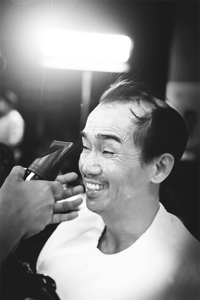 Minh Thuận cạo đầu để đóng giả NSND Trần Hiếu - Ảnh 1.