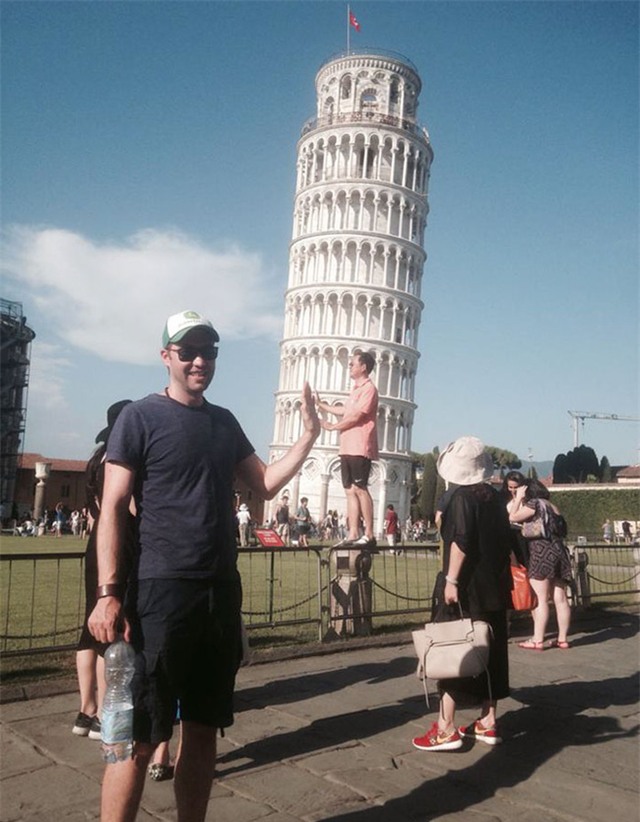 Đến quỳ anh chàng troll khách du lịch đang chụp ảnh với tháp nghiêng Pisa - Ảnh 5.