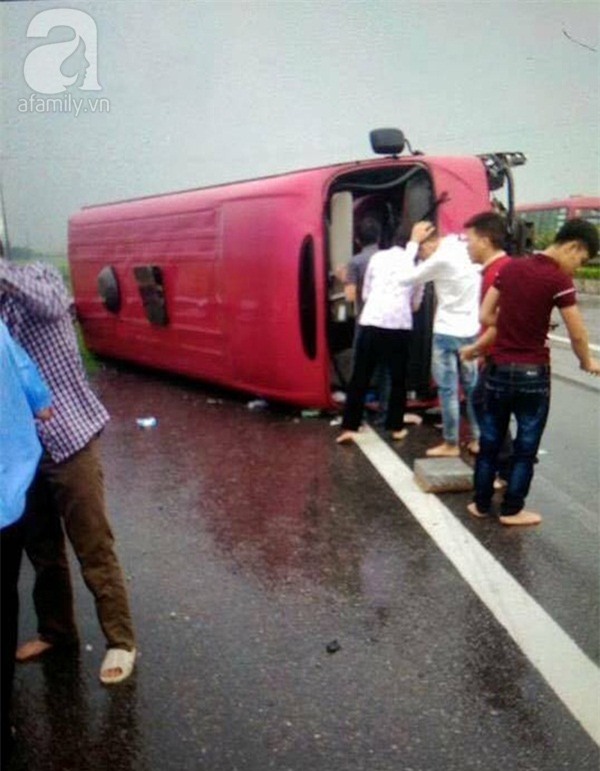 Tai nạn xe khách nghiêm trọng trên cao tốc Pháp Vân – Cầu Giẽ, nhiều người thương vong