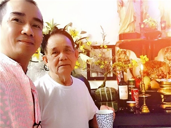 Trong ảnh, có thể thấy Minh Thuận có ngoại hình giống hệt phụ huynh. - Tin sao Viet - Tin tuc sao Viet - Scandal sao Viet - Tin tuc cua Sao - Tin cua Sao