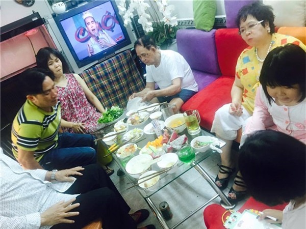 Những bức ảnh hiếm hoi của Minh Thuận bên người cha hơn 100 tuổi - Tin sao Viet - Tin tuc sao Viet - Scandal sao Viet - Tin tuc cua Sao - Tin cua Sao