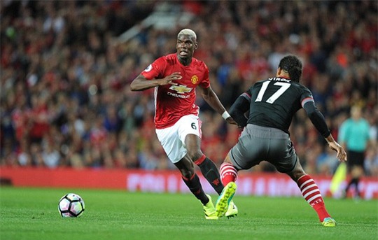Sự xuất hiện của ngôi sao đắt giá nhất hành tinh Pogba khiến trận đấu càng thêm hấp dẫn