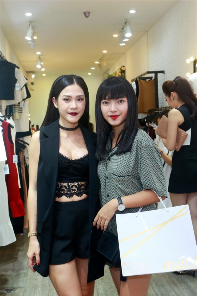 Cô nàng hot girl Châu Bùi - cái tên không còn quá xa lạ với giới trẻ. Giữa hàng ngàn hot girl mong manh, quyến rũ thì Châu Bùi vẫn không thể lẫn vào bất cứ ai bởi loạt biểu cảm siêu