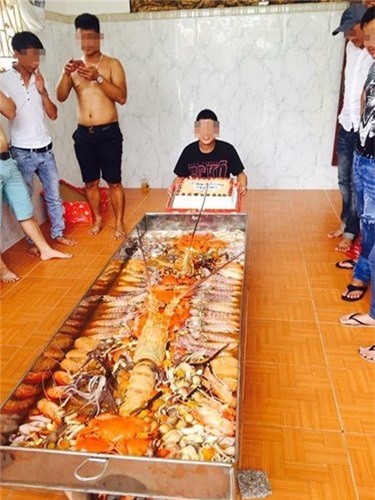 lẩu, lẩu gà, lẩu hải sản, lẩu gà khủng, lẩu hải sản khủng