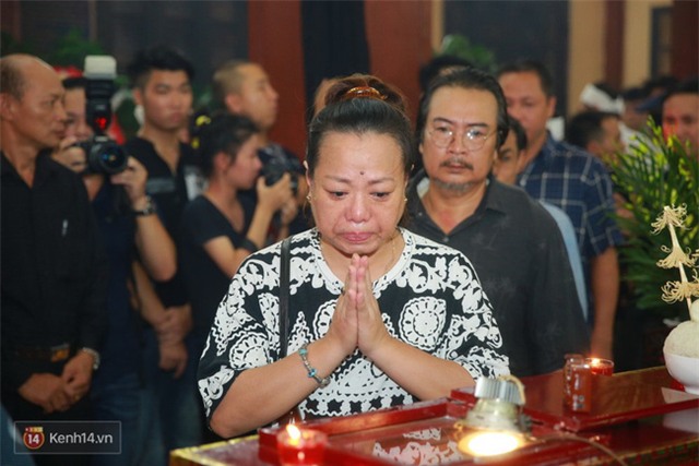 Những giọt nước mắt xúc động tiễn đưa Nghệ sĩ Ưu tú Hán Văn Tình về nơi an nghỉ cuối cùng - Ảnh 33.