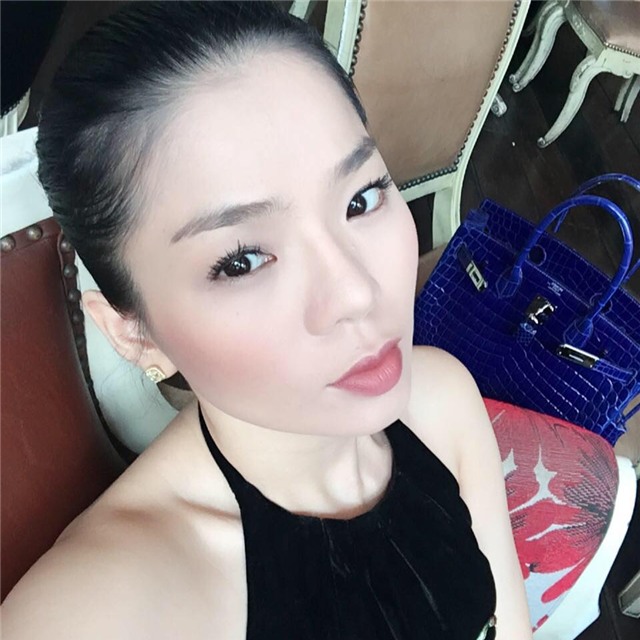 le quyen choi hang hieu kin tieng nhung cuc khung - 1