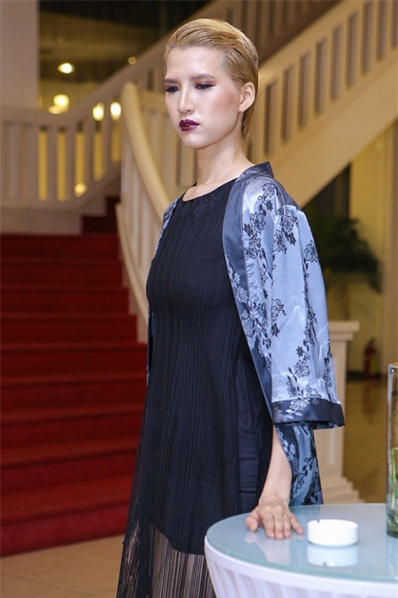 Mỹ nhân Việt mặt sưng vù  0