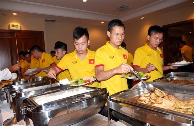 Tuyen futsal Viet Nam duoc an ngon tai Colombia hinh anh 1
