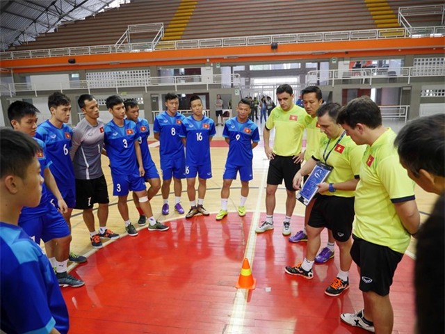 Tuyen futsal Viet Nam duoc an ngon tai Colombia hinh anh 4