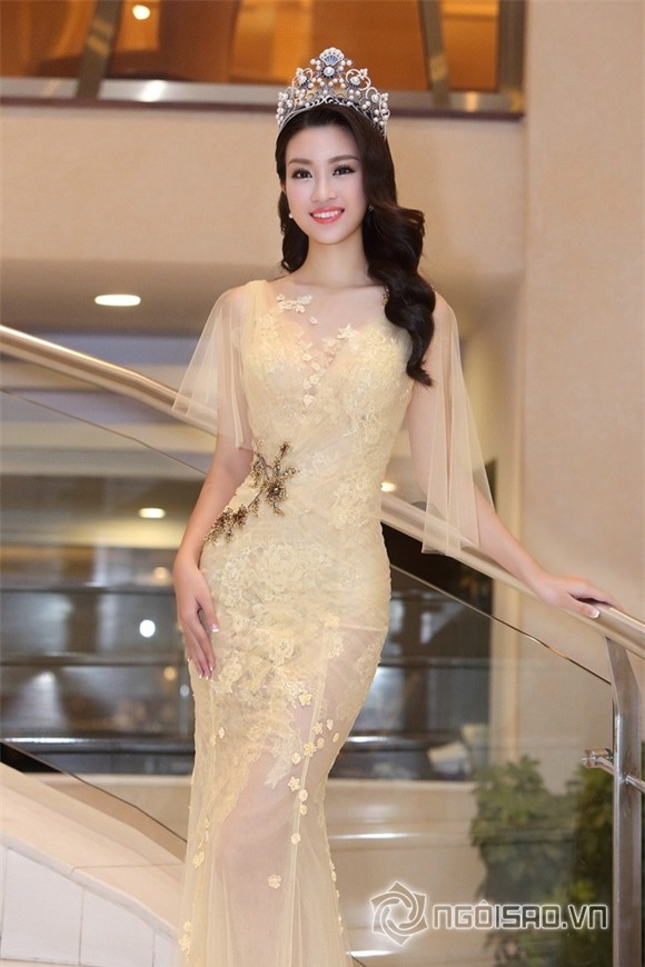 Hoa hậu Mỹ Linh rạng rỡ 4