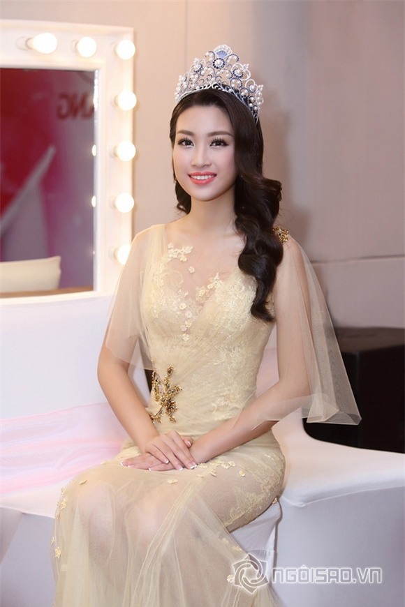 Hoa hậu Mỹ Linh rạng rỡ 6