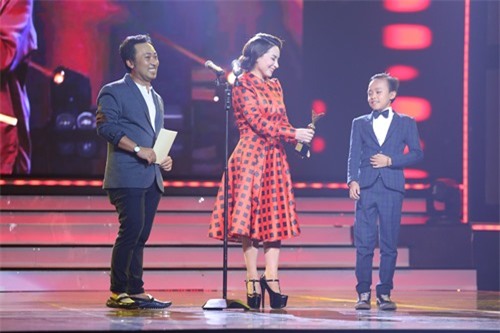 Cảnh tượng "trái ngang" của Sơn Tùng và Hồ Văn Cường - 7