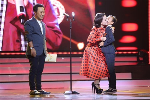 Cảnh tượng "trái ngang" của Sơn Tùng và Hồ Văn Cường - 8