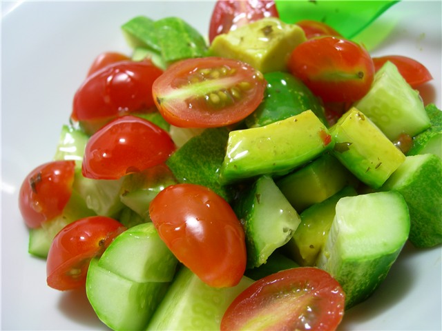 Image result for cà chua và bơ