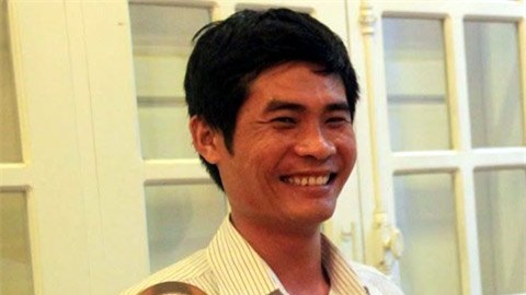 XE KHÁCH MẤT PHANH, XE TẢI CỨU XE KHÁCH, tài xế dìu xe khách, tài xế Phan Văn Bắc