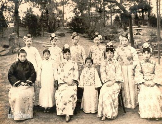 Phận đời chẳng giống như phim của những cách cách Thanh triều - Ảnh 5.