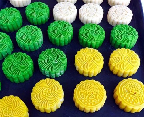 Bánh trung thu handmade, bánh trung thu hoa nổi, bánh trung thu nhuộm màu, phẩm màu