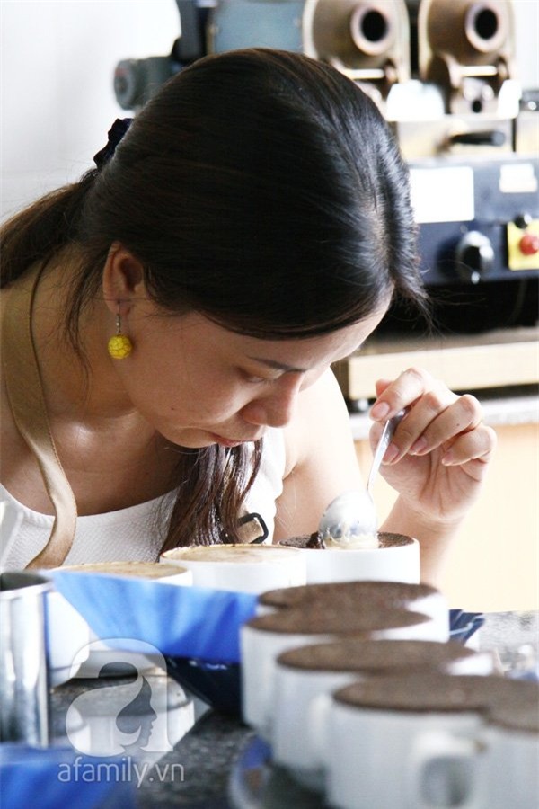 nghề nếm cà phê, cô gái có vị giác nghìn đô, nghề cupping, cupper, cà phê