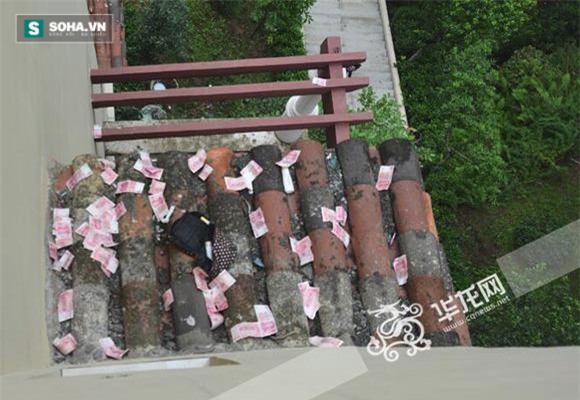 Cãi nhau với con dâu, mẹ chồng ném qua cửa sổ cả trăm triệu đồng - Ảnh 1.