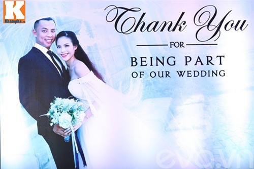 khanh thi rang ngoi xuat hien tai dam cuoi 