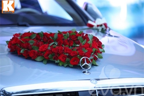 khanh thi rang ngoi xuat hien tai dam cuoi 