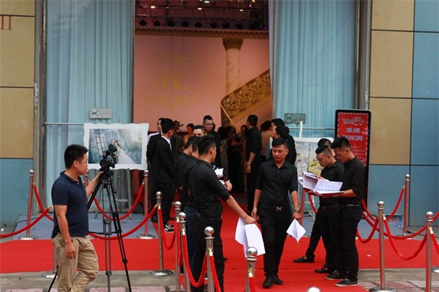 Cận cảnh hôn lễ cực kỳ đặc biệt của Chí Anh và vợ hot girl - Ảnh 7.