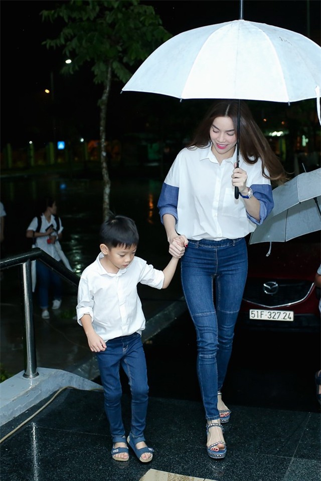 Subeo thich thu khi di tu thien cung me Ho Ngoc Ha hinh anh 1