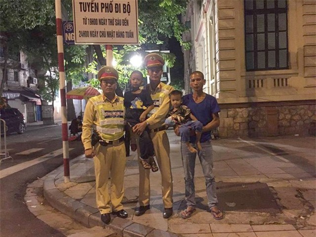 Tre em lien tuc di lac sau 2 tuan khai truong pho di bo hinh anh 1