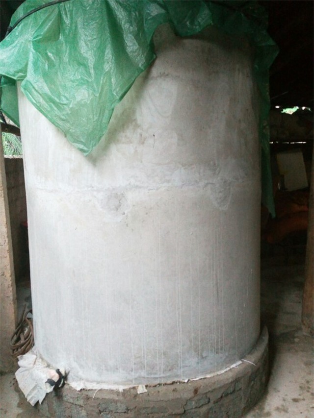 Do thuoc sau vao be nuoc dam cuoi hinh anh 1